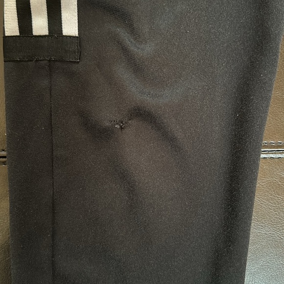 Adidas jogger - Picture 8 of 16